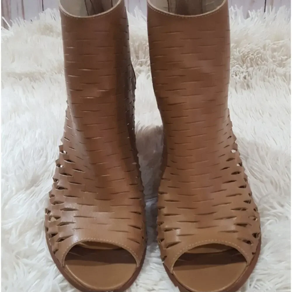 Piampiani Italian Tan Leather Laser-Cut Peep Toe Women's Ankle Booties Size 8 - Picture 4 of 6